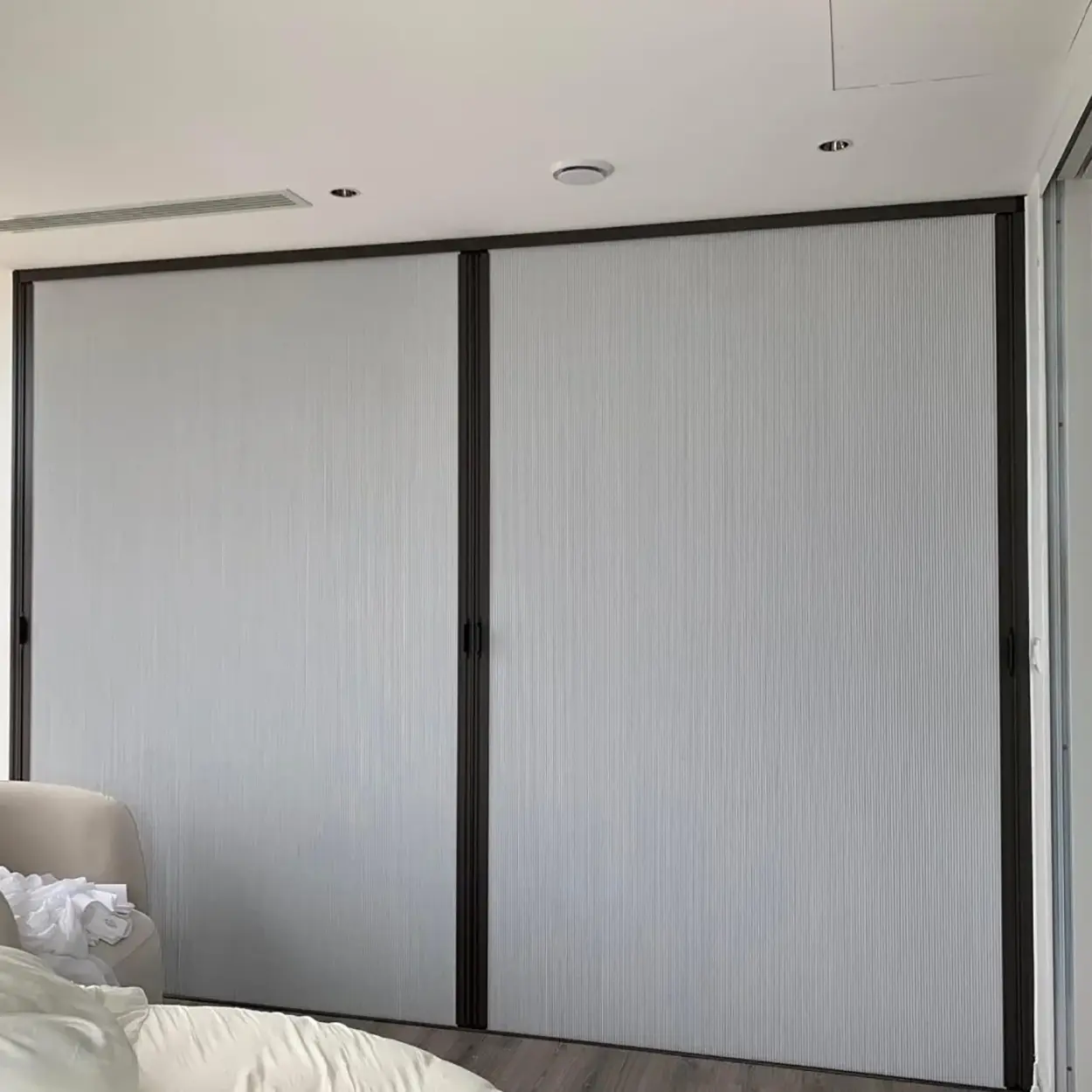 Başçiftlik bebek odası — honeycomb blackout, deliksiz montaj, tam karartma
